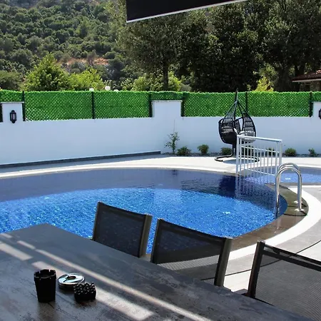 Valenti Vila Dalyan